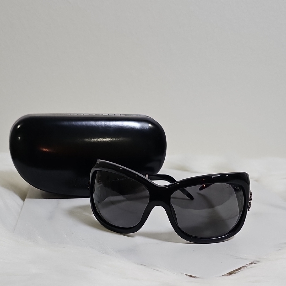 Roberto Cavalli Black Sunglasses with a Black Hard Case - Picture 9 of 9